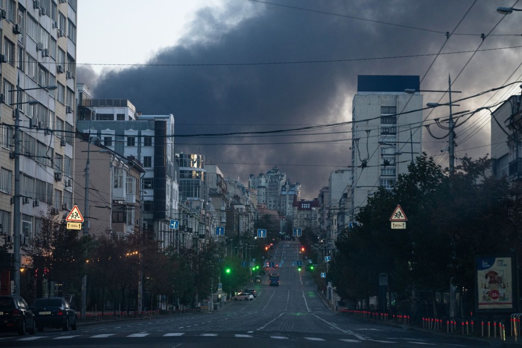Post de televiziune din Kiev, lovit de un atac rusesc cu dronă. Zelenski: „În plină zi, când jurnaliștii erau în direct”