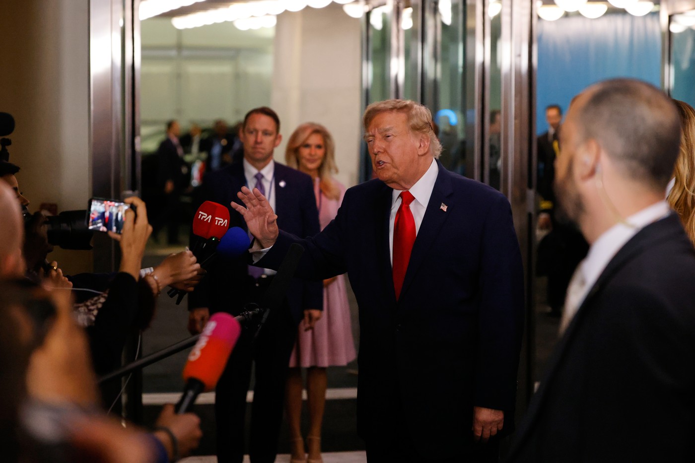 Presa interzisă la Casa Albă a luat o decizie care l-a suprins chiar și pe Trump, când a ajuns la sediul ONU