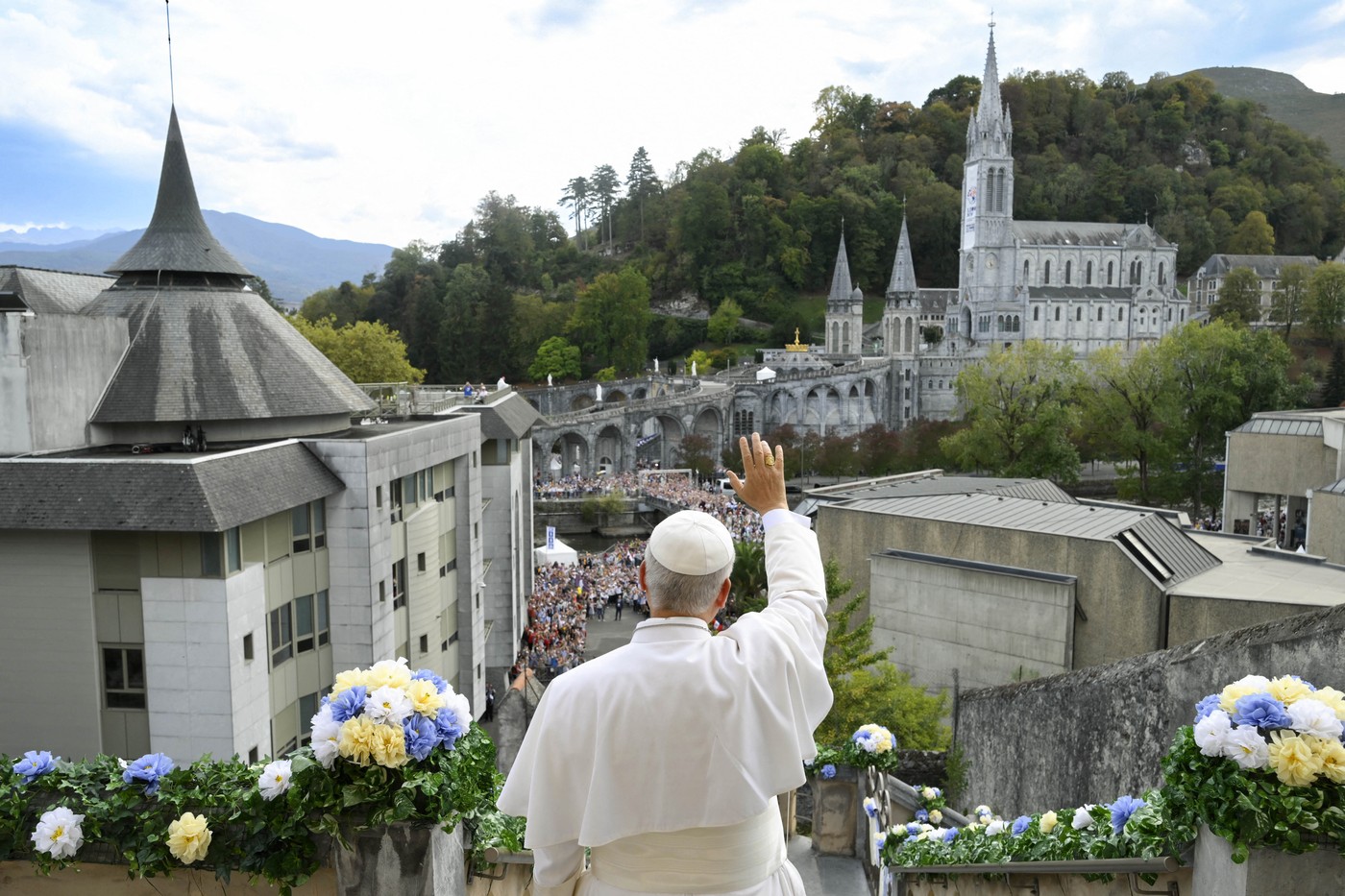 Papa Leon al XIV-lea își reafirmă opoziția față de eutanasie la Lourdes