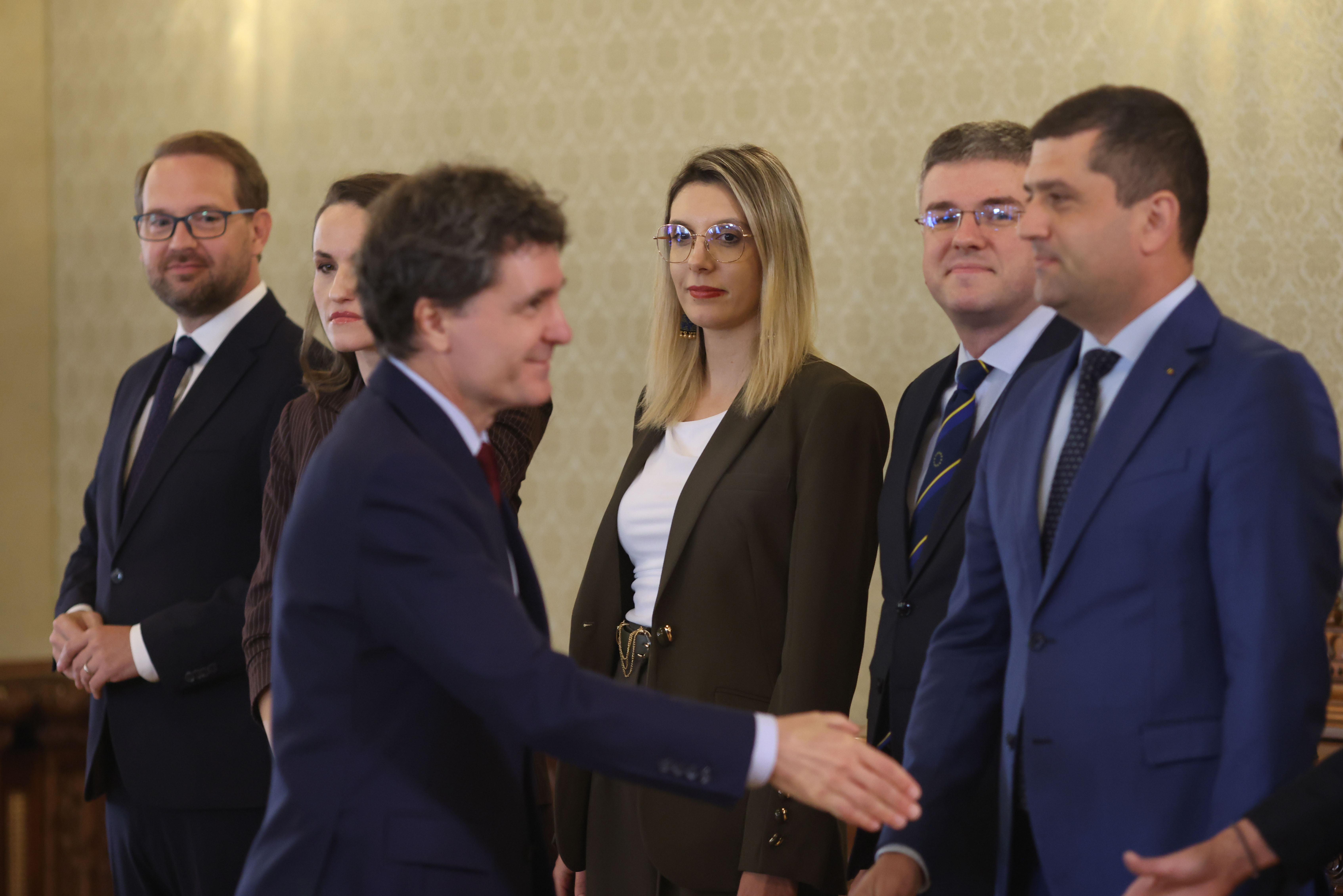 USR nu vrea un guvern „cu o majoritate de o zi”. Ce i-a spus Dominic Fritz președintelui Dan
