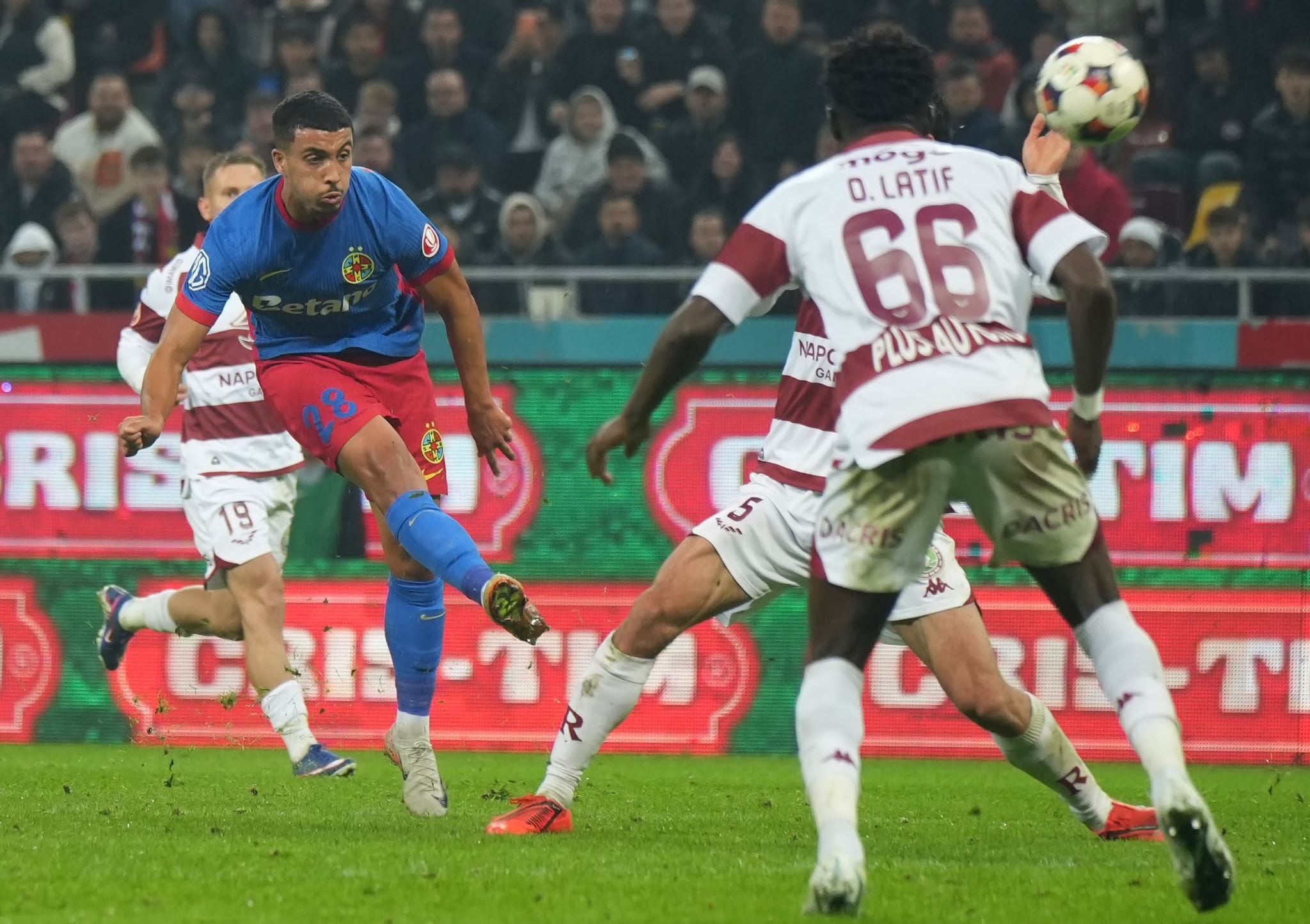 Reghecampf, trei din trei la FCSB! Victorie zdrobitoare în derby-ul cu Rapid: patru goluri în 23 de minute