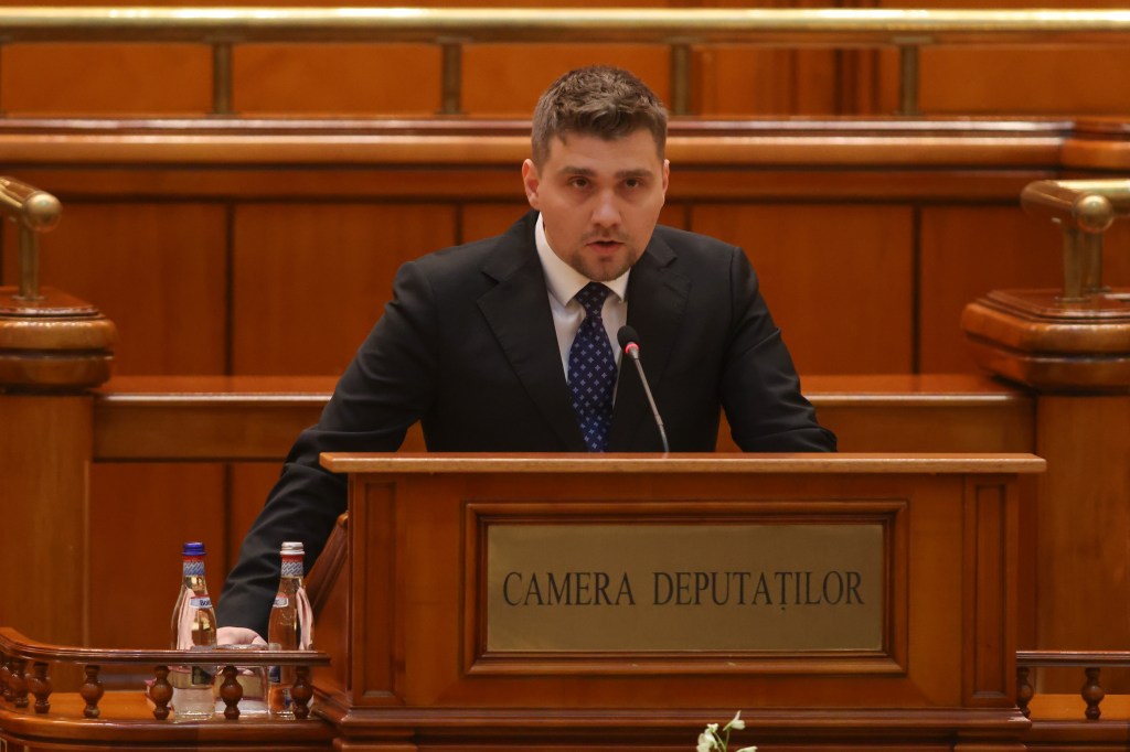 Deputatul Eduard Mititelu la tribuna Parlamentului. Foto: Inquam Photos / George Călin