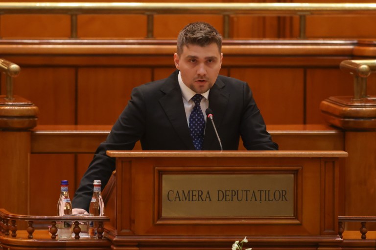 Deputatul Eduard Mititelu la tribuna Parlamentului. Foto: Inquam Photos / George Călin