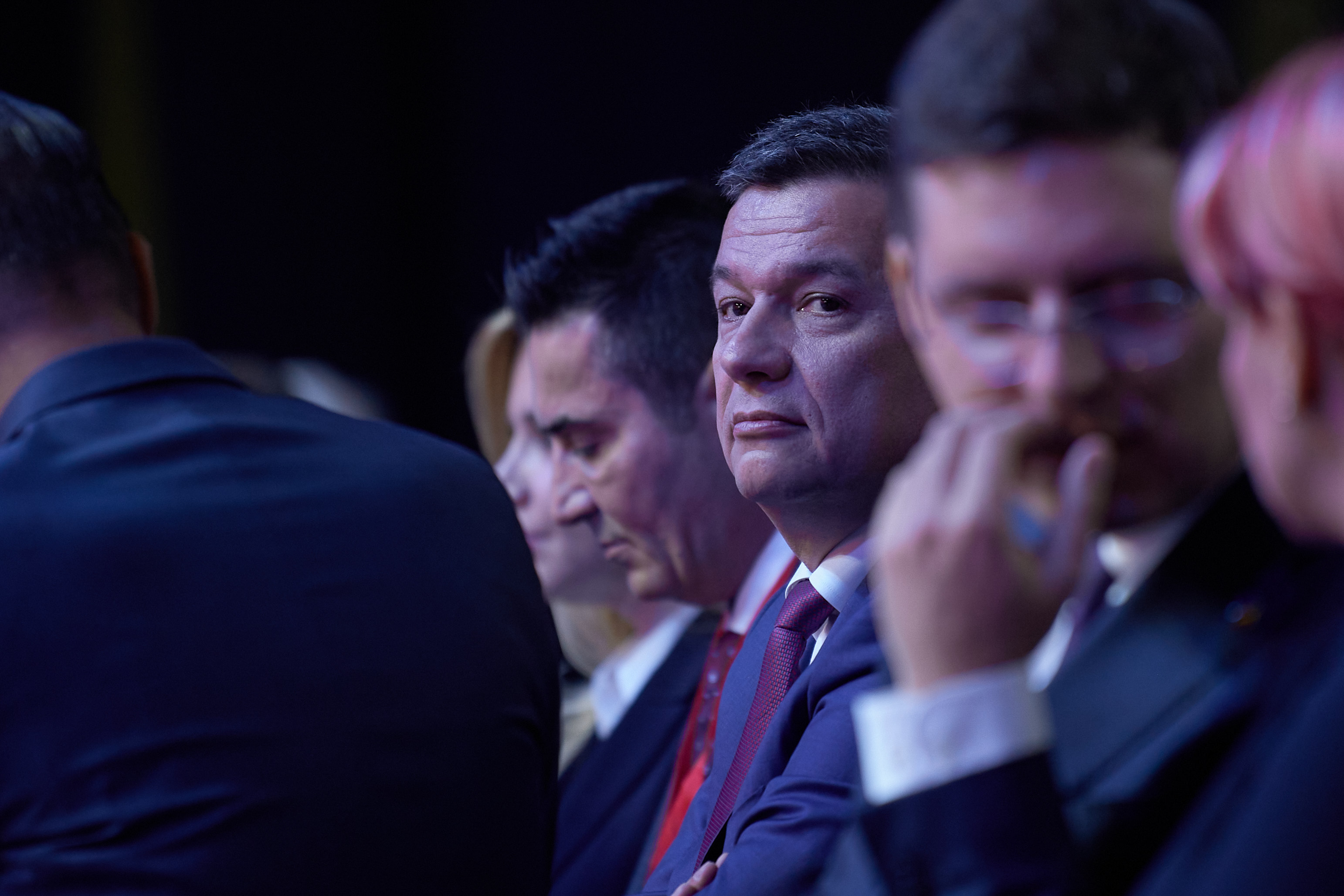 PSD ezită înaintea ședinței decisive pentru guvernul Niculescu