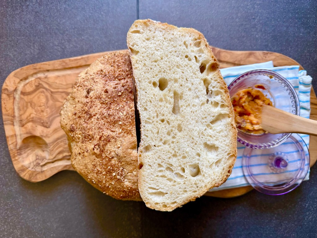 De Ziua Mondială a Pâinii: cea mai simplă pâine de casă