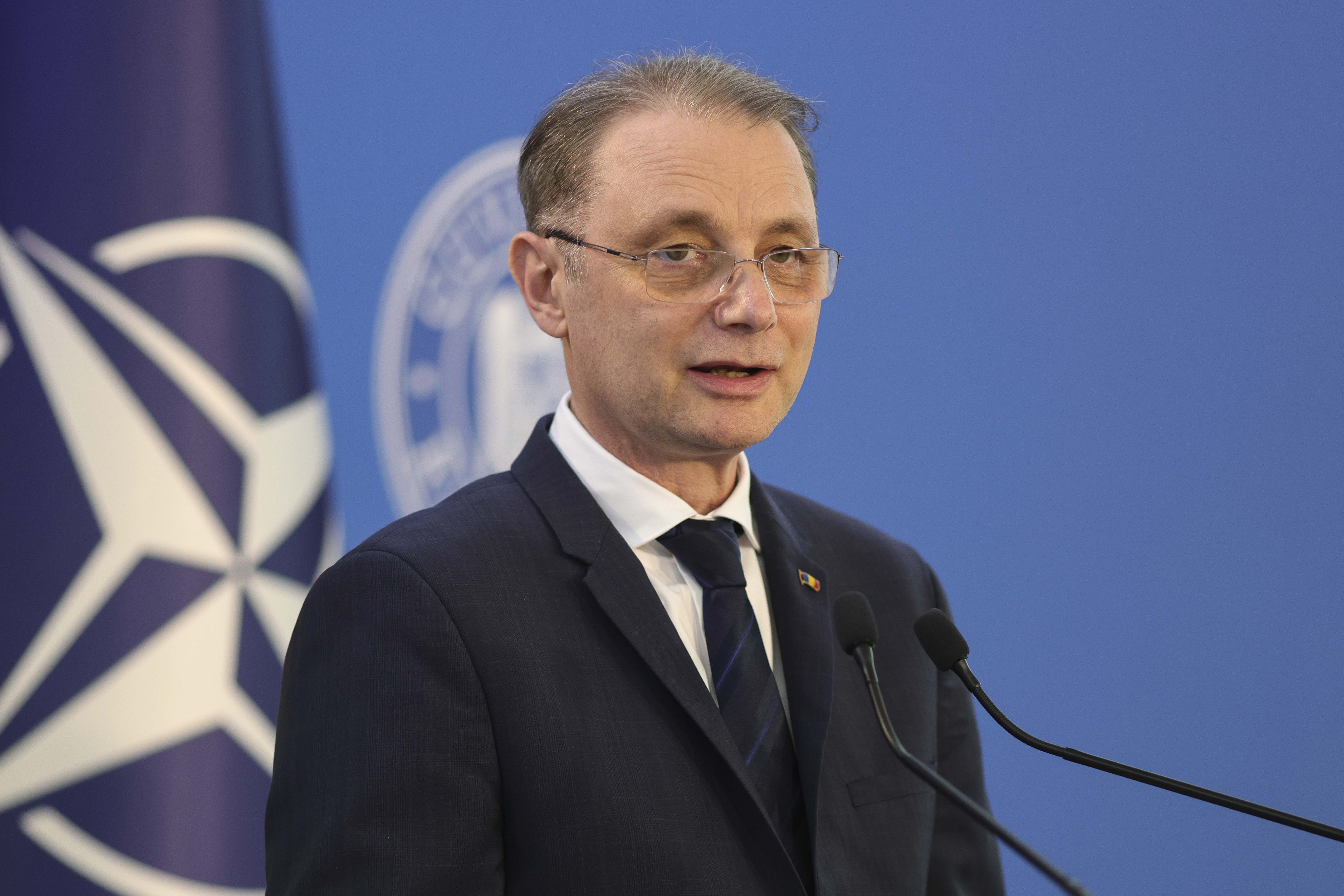 Imagine asociată subiectului: Luca Niculescu anunță un plan pentru siguranța elevilor și profesorilor