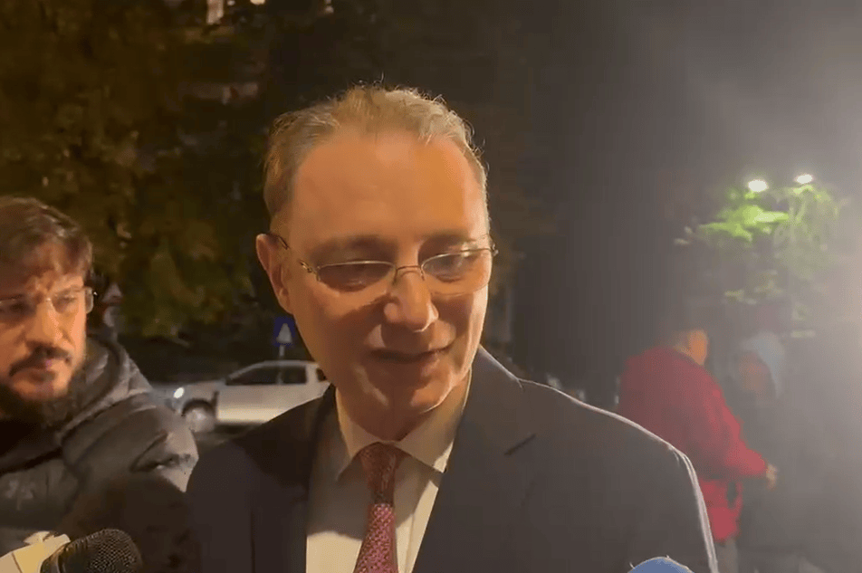 Luca Niculescu, la ieșirea de la cină, 16 octombrie 2026. Foto: Rebecca Popescu / HotNews