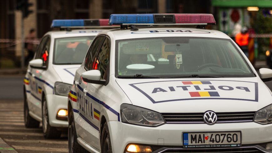 Polițiștii au fost la liceul din Pitești și în luna ianuarie, ca să prevină violențele. FOTO: Shutterstock
