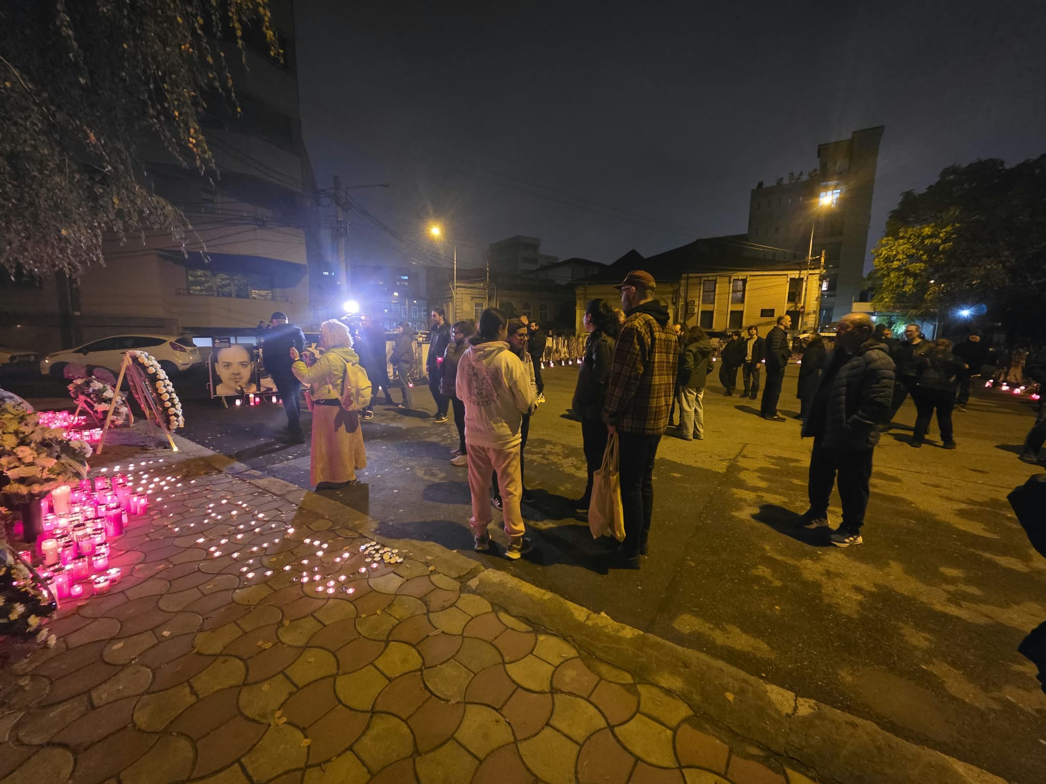 ​11 ani de la Colectiv. Omagiu în fața fostului club pentru cele 65 de victime.  „Ce să spunem mai mult? Nu s-a schimbat nimic”