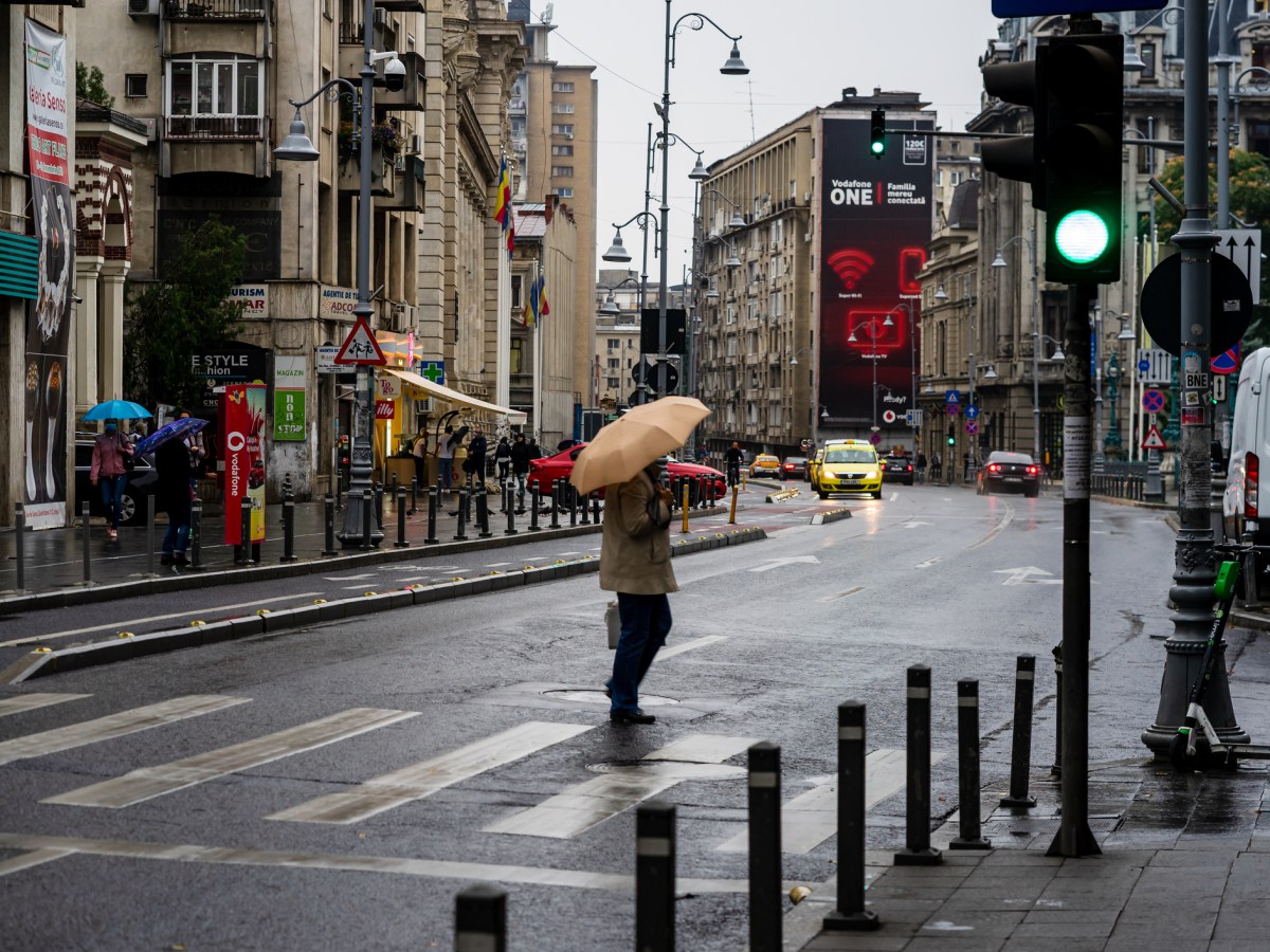 Vremea în București până mâine seară. Termometrele se mișcă 1-2 grade