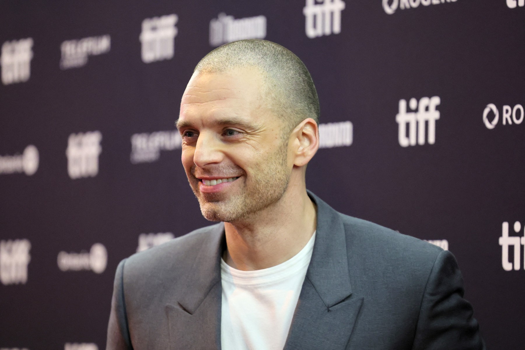 Noul film cu buget mare în care joacă Sebastian Stan a fost pus pe pauză din cauza unei „probleme de familie”
