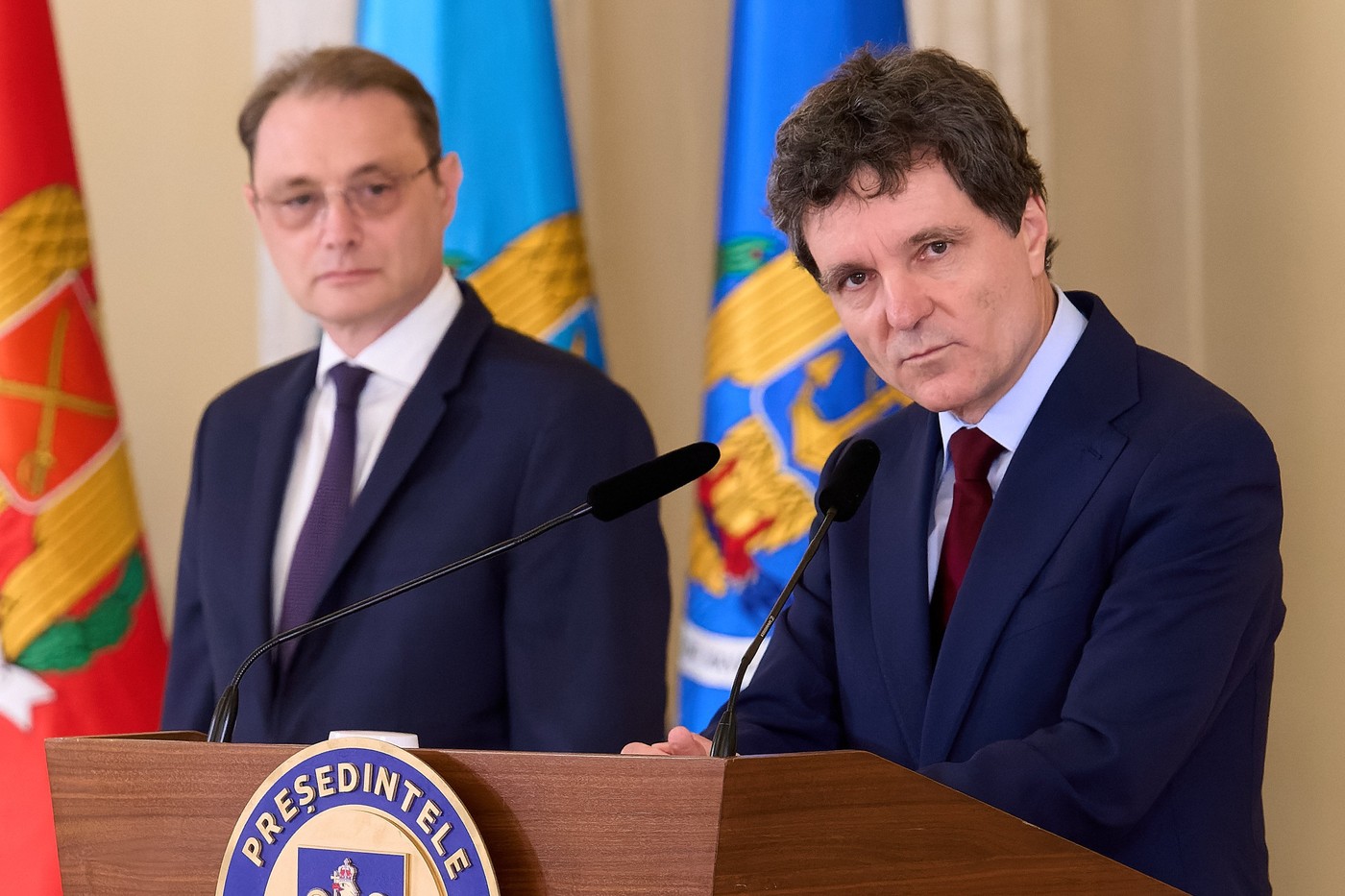 Planul lui Nicușor Dan. Dacă Guvernul Niculescu nu găsește susținere până joi, președintele „va prezenta vineri decretul de dizolvare a Parlamentului”