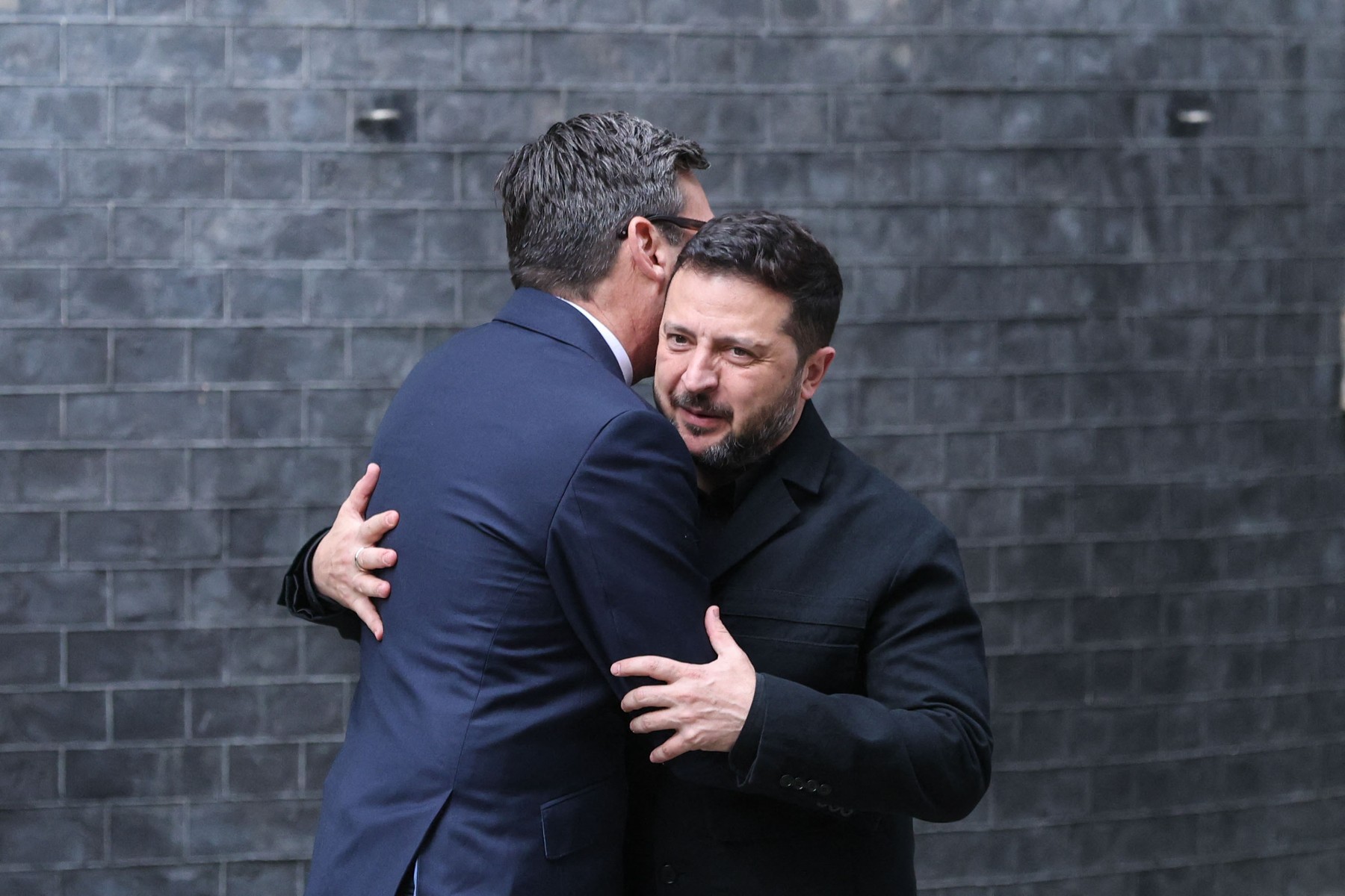 Președintele ucrainean Zelenski primește sprijin puternic de la Marea Britanie, în contextul tensiunilor cu SUA