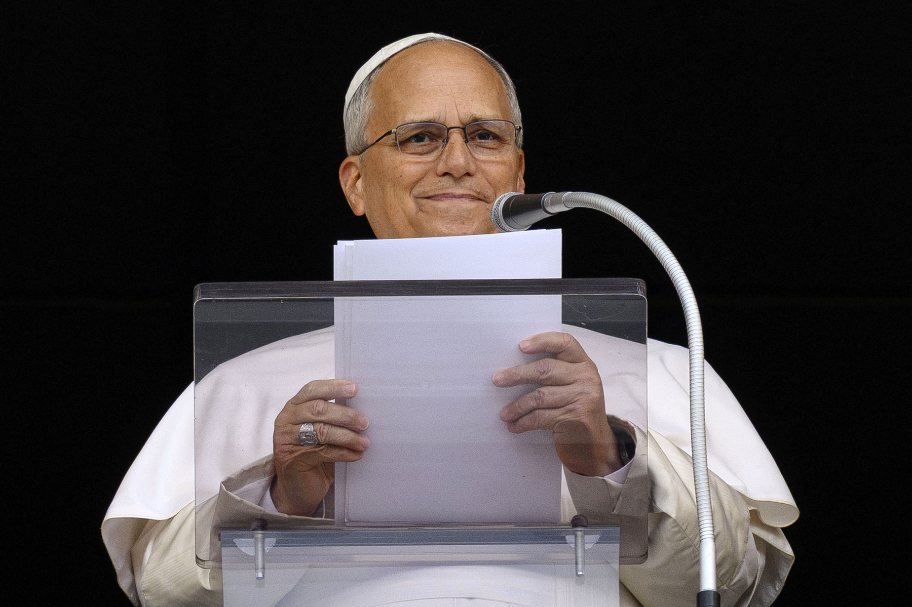 Imagine asociată subiectului: Papa Leon al XIV-lea s-a adresat credincioșilor la Vatican după operația la plămân
