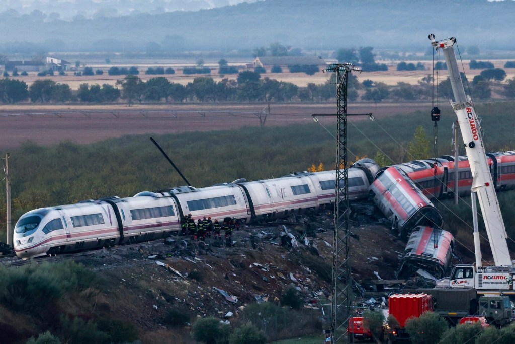 Urmările accidentului feroviar din Spania Foto: Profimedia