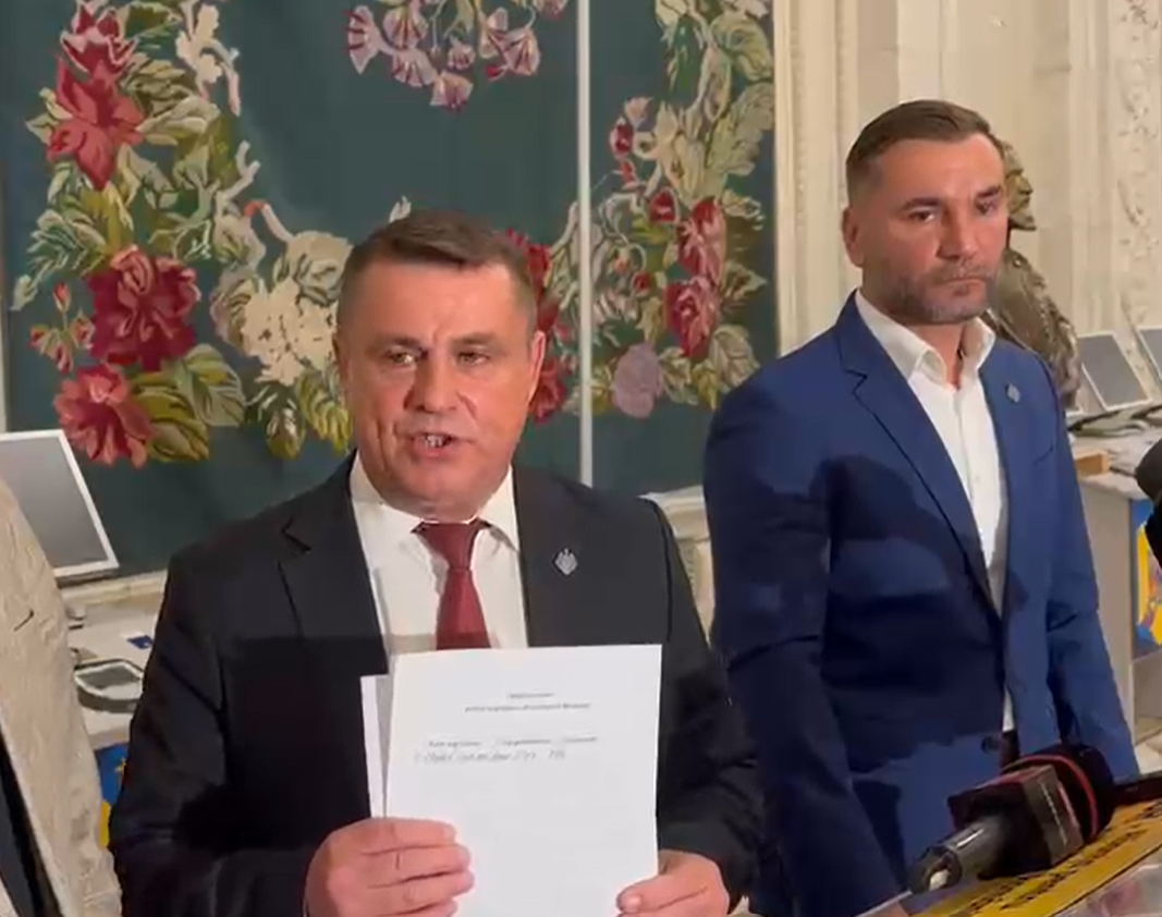 Un deputat social-democrat anunță că strânge semnături pentru suspendarea lui Nicușor Dan: „Ce fac eu e separat de AUR”. Reacție din PSD